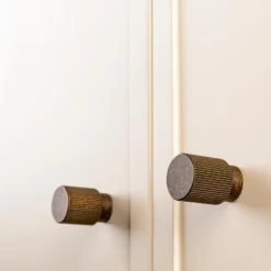 ARPA - Pomo de diseño circular estriado