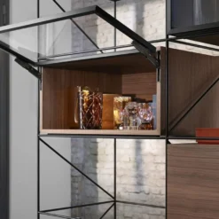 Aventos BLUM HKI modelo minimalista embutido al canto para puertas abatibles