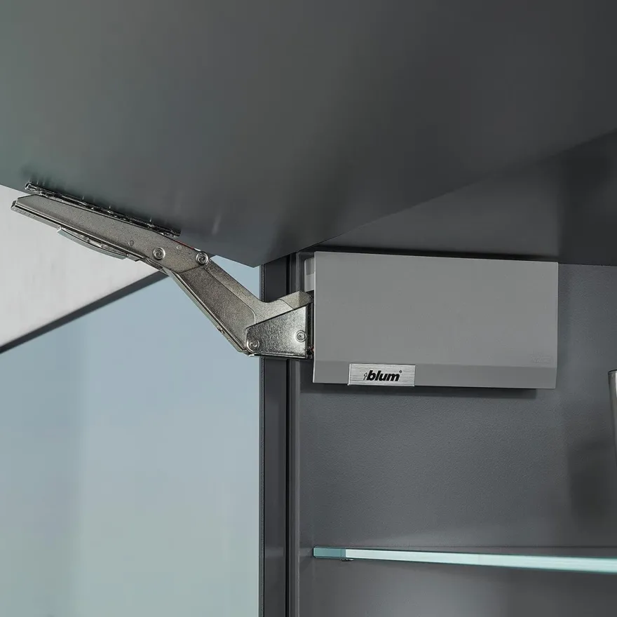 Aventos Blum HK Top modelo compacto para puertas abatibles