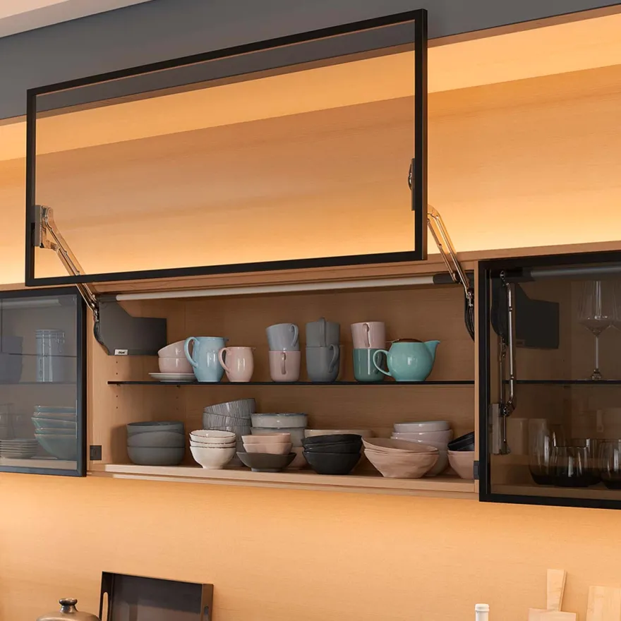 Aventos HL Blum para puertas paralelas abatibles de apertura ascendente