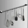 Barra de cocina con ganchos para colgar utensilios