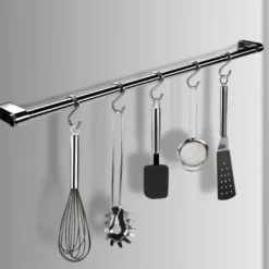 Barra de cocina con ganchos para colgar utensilios