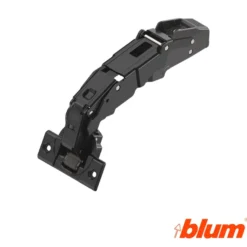 Bisagra acodada Blum Clip Top Ø35 mm. a 155º para despenseros y montajes específicos. Cierre decelerante BLUMOTION.