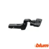 Bisagra superacodada Blum Clip Top Ø35 mm. a 95º para grandes espesores y molduras. Apertura por expulsión TIP-ON.