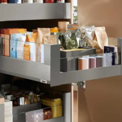 Blum MERIVOBOX Space Tower - Set 5 cajones interiores despensero FREE con cristal