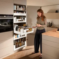 Blum MERIVOBOX Space Tower - Set 5 cajones interiores despensero FREE con cristal