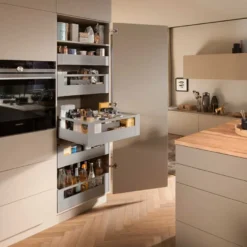Blum MERIVOBOX Space Tower - Set 5 cajones interiores despensero con varilla tirador
