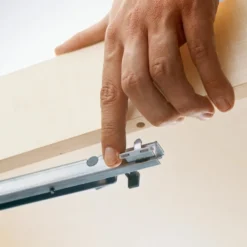 Blum TANDEM PLUS Tip-On - Guía por encastre de extracción total y apertura por expulsión