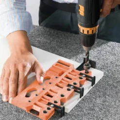 Calibre Blum para mecanizar frentes de cajón y elevables