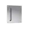Cazoleta con placa cuadrada para encastrar y tornillos vistos