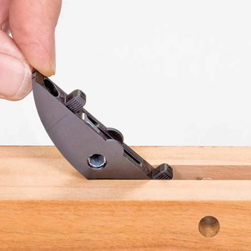 CLAMEX S-20 - Elemento de ensamble demostable para tableros finos a partir de 8 mm.