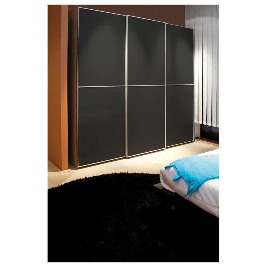 CLASS - Perfiles verticales para puertas revestidas de aluminio de madera (10 mm) o cristal (4 mm)