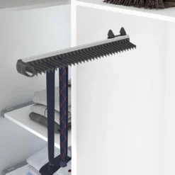 Corbatero/Cinturonero con guía extraíble de instalación lateral - Negro