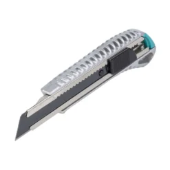 Cutter metálico de hoja negra ultra afilada de 18 mm. Wolfcraft