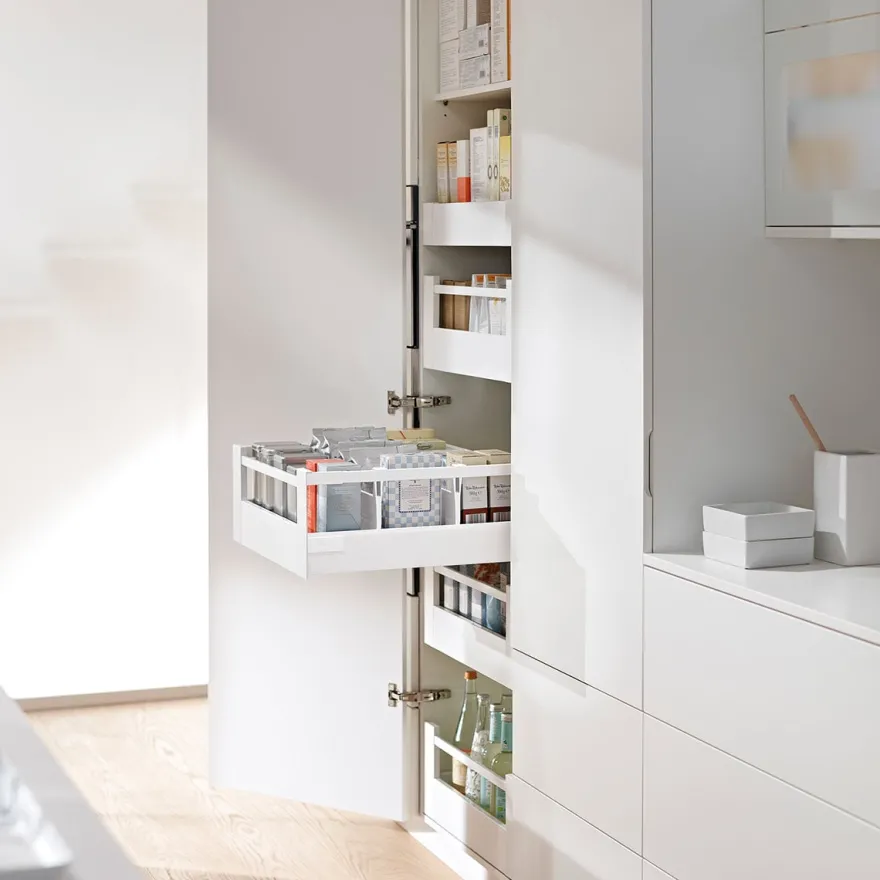 Despensero Blum SPACE TOWER - Jgo. de 5 cajones interiores Tandembox Antaro con cierre decelerante