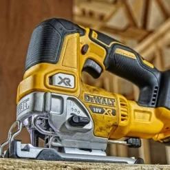 DEWALT DCS334NT-XJ - Sierra de calar sin escobillas XR 18V. Sin batería/cargador. Con Maletín TSTAK II.