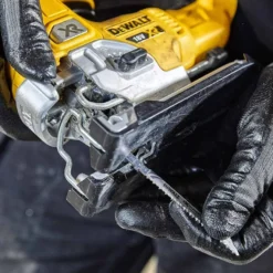 DEWALT DCS334NT-XJ - Sierra de calar sin escobillas XR 18V. Sin batería/cargador. Con Maletín TSTAK II.