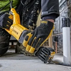 DEWALT DWE305PK - Sierra Sable (1100W)