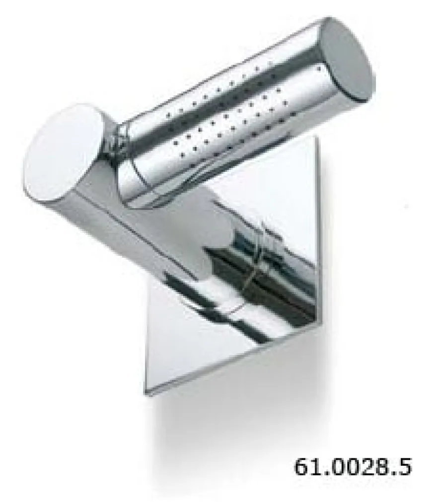 Duchas de pared y conexiones de JADO / BORMA