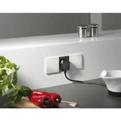 DUE - Base doble de enchufes encastrable en encimera o en pared