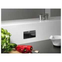 DUE - Base doble de enchufes encastrable en encimera o en pared