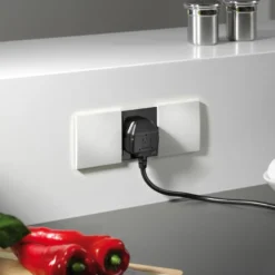 DUE - Base doble de enchufes encastrable en encimera o en pared