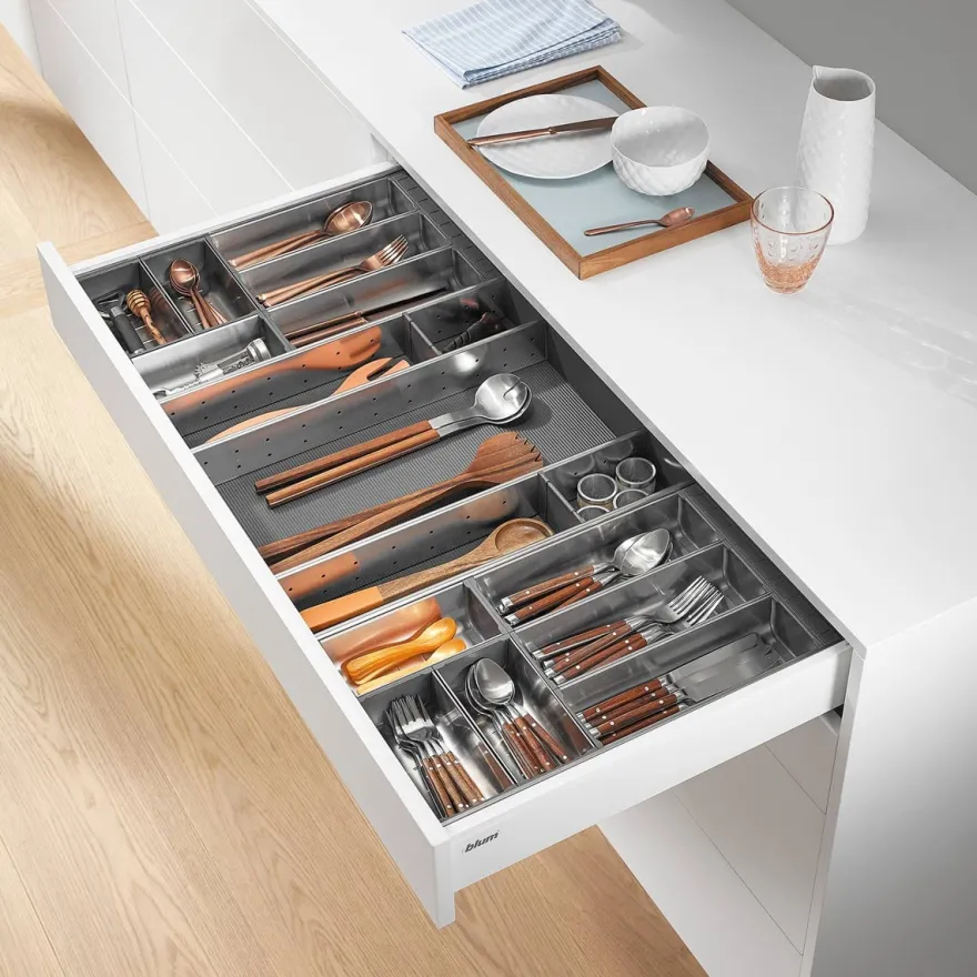 EUROBOX PLUS - Combinaciones habituales cuberteros y divisorios Blum Orga-Line