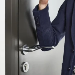 FREELY - Maneta para puertas accionable con el codo