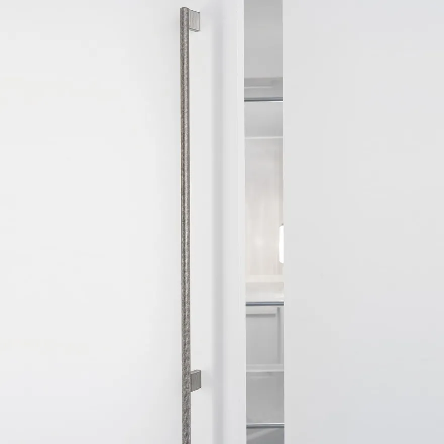 GRAF BIG - Tirador con textura en forma de malla