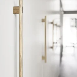 JOIN - Tiradores de madera y estilo minimalista