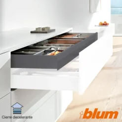 Legrabox Pure de Blum cajón interior perfil M