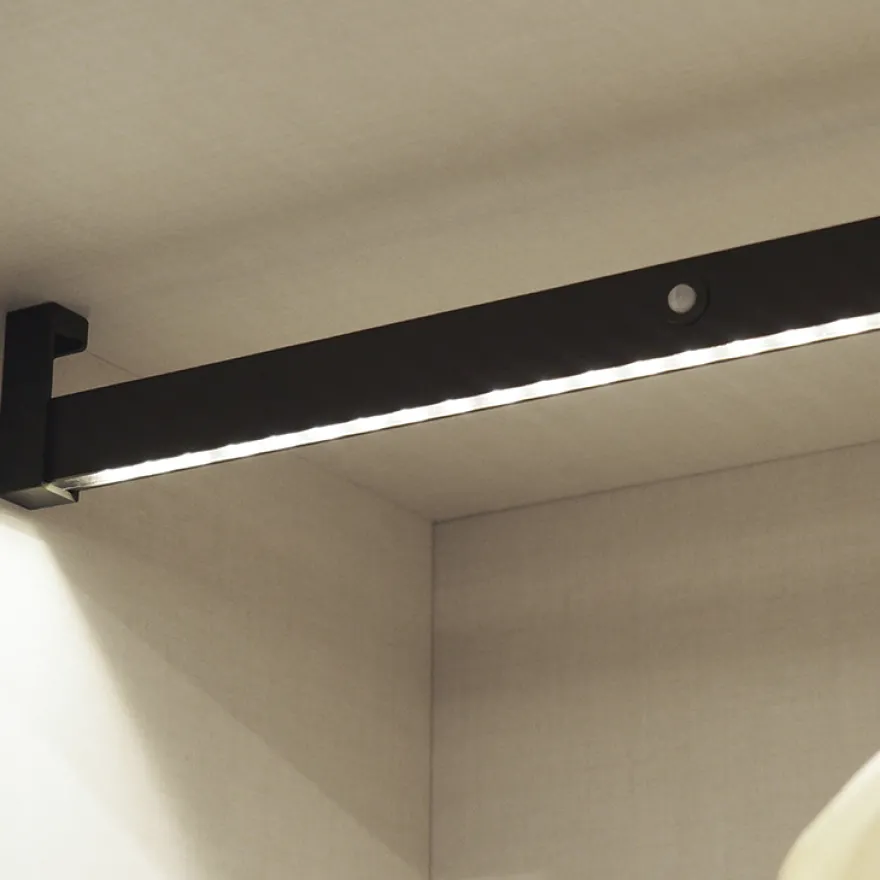 LYTHOS - Barra de armario con iluminación led y batería recargable