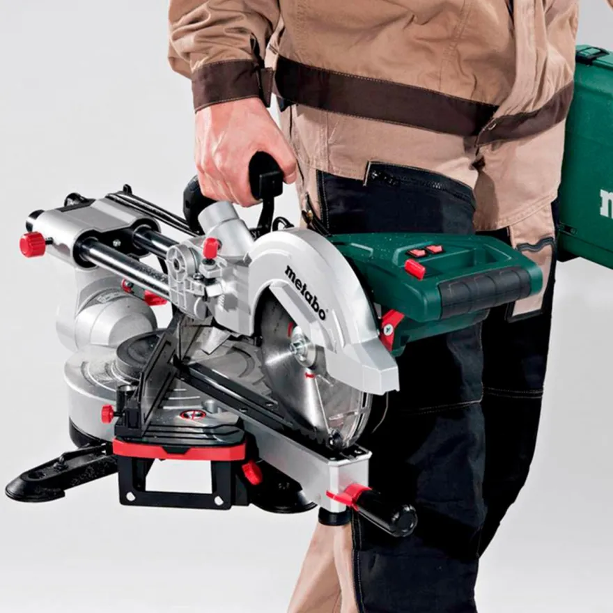METABO KGS 216 M - Ingletadora telescópica con función de tracción (1200W)