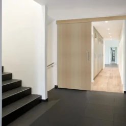 NK 50 - Accesorios estándar o retráctiles para 1 puerta corredera de madera de hasta 50 Kg.