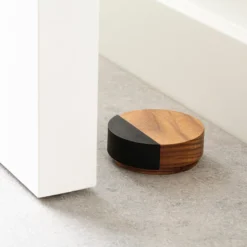 PUK WOOD - Tope de suelo para puertas de grandes dimensiones