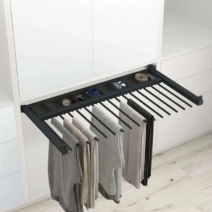 Soporte pantalonero Antracita extraíble de fijación lateral con bandeja para accesorios