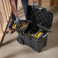 Stanley STST33090-1 Arcón de transporte con autocierre 52L