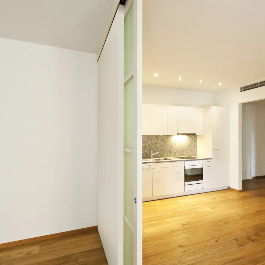 STAR - Sistema de perfil visto para puertas correderas de 50 a 90 Kg.