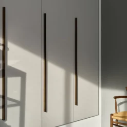 TRACK WOOD - Tirador con diseño en forma de viga