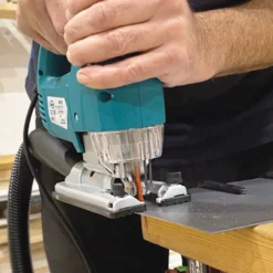 Virutex SC710 - Sierra de calar electrónica con empuñadura antideslizante