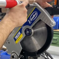 VIRUTEX TM33W - Ingletadora abatible con mesa superior
